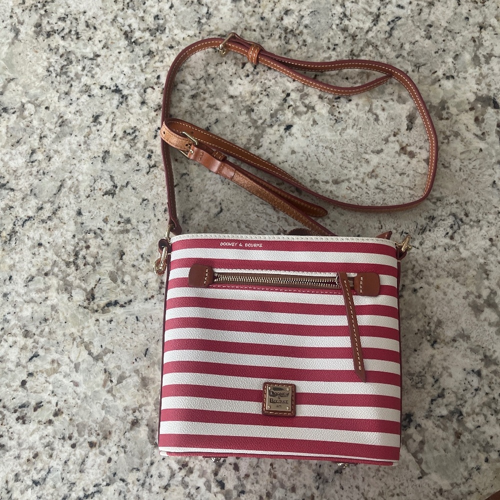 Dooney & Bourke cross body bag